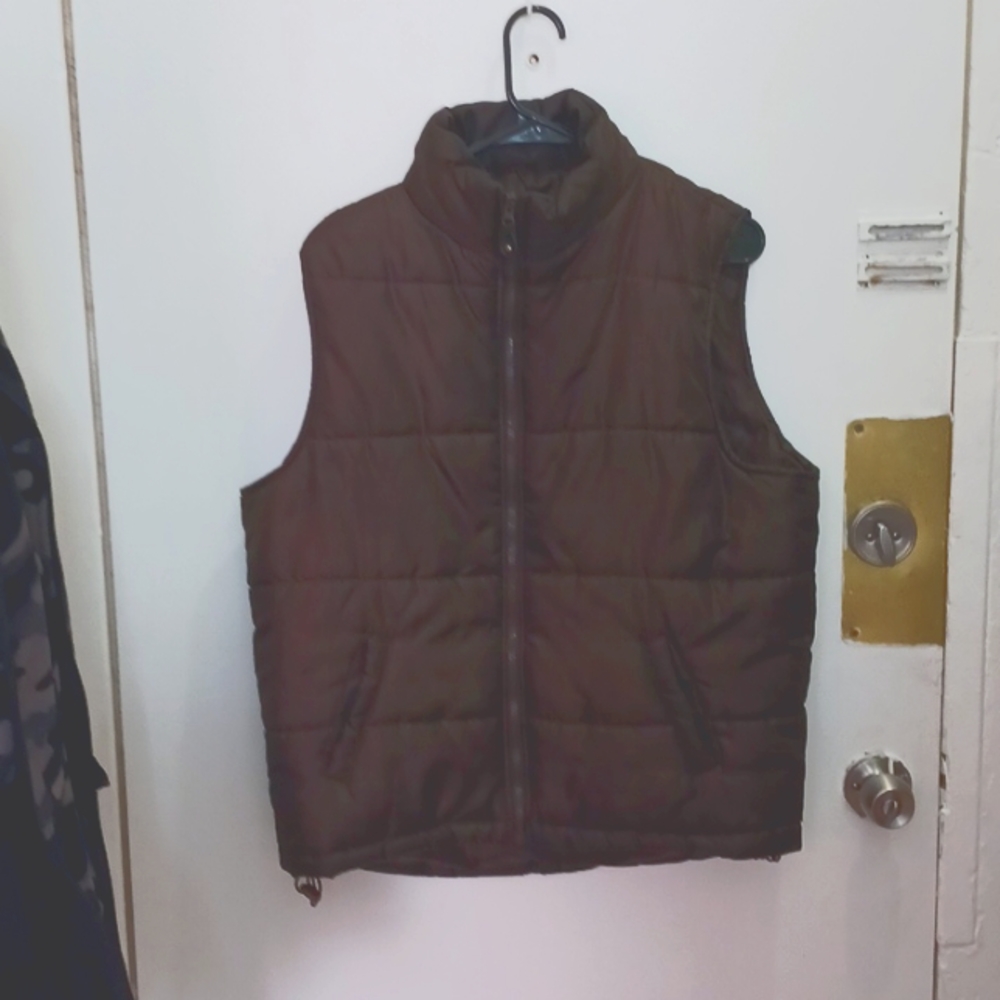 Boys Northern Exposure vest 18 to 20 extra large in Brown